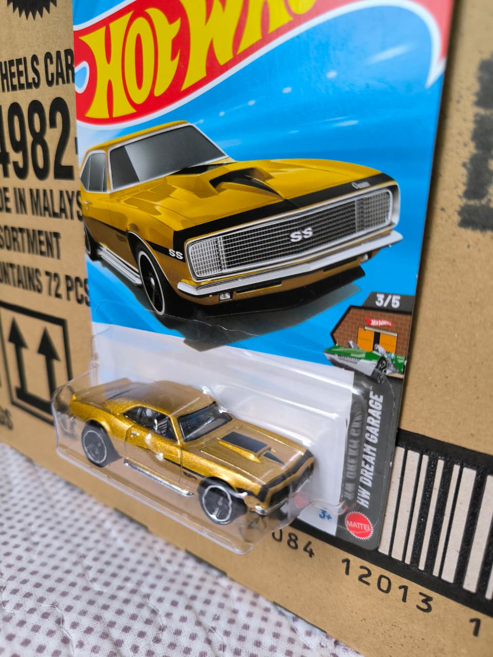 Hot Wheels ’67 Camaro Gold 2026