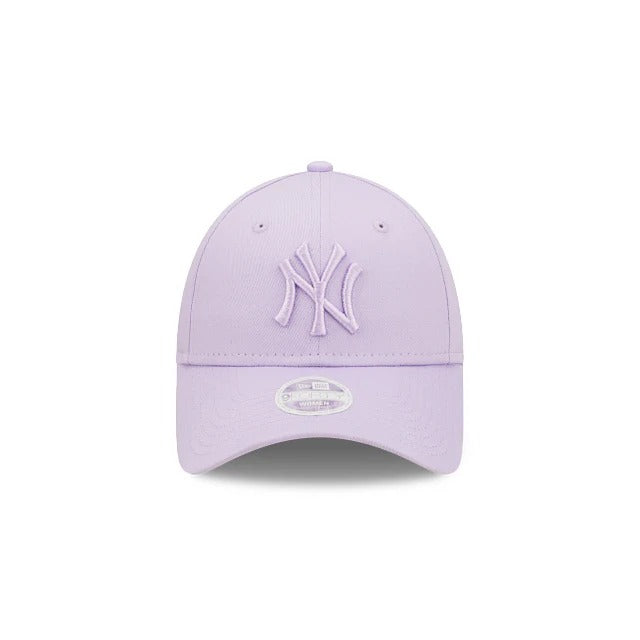 Gorra New York Yankees Women's League Essentials 9FORTY Strapback Lila