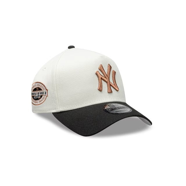 Gorra 9Forty MLB New York Yankees Chrome White Blanco