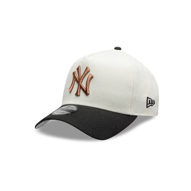 Gorra 9Forty MLB New York Yankees Chrome White Blanco