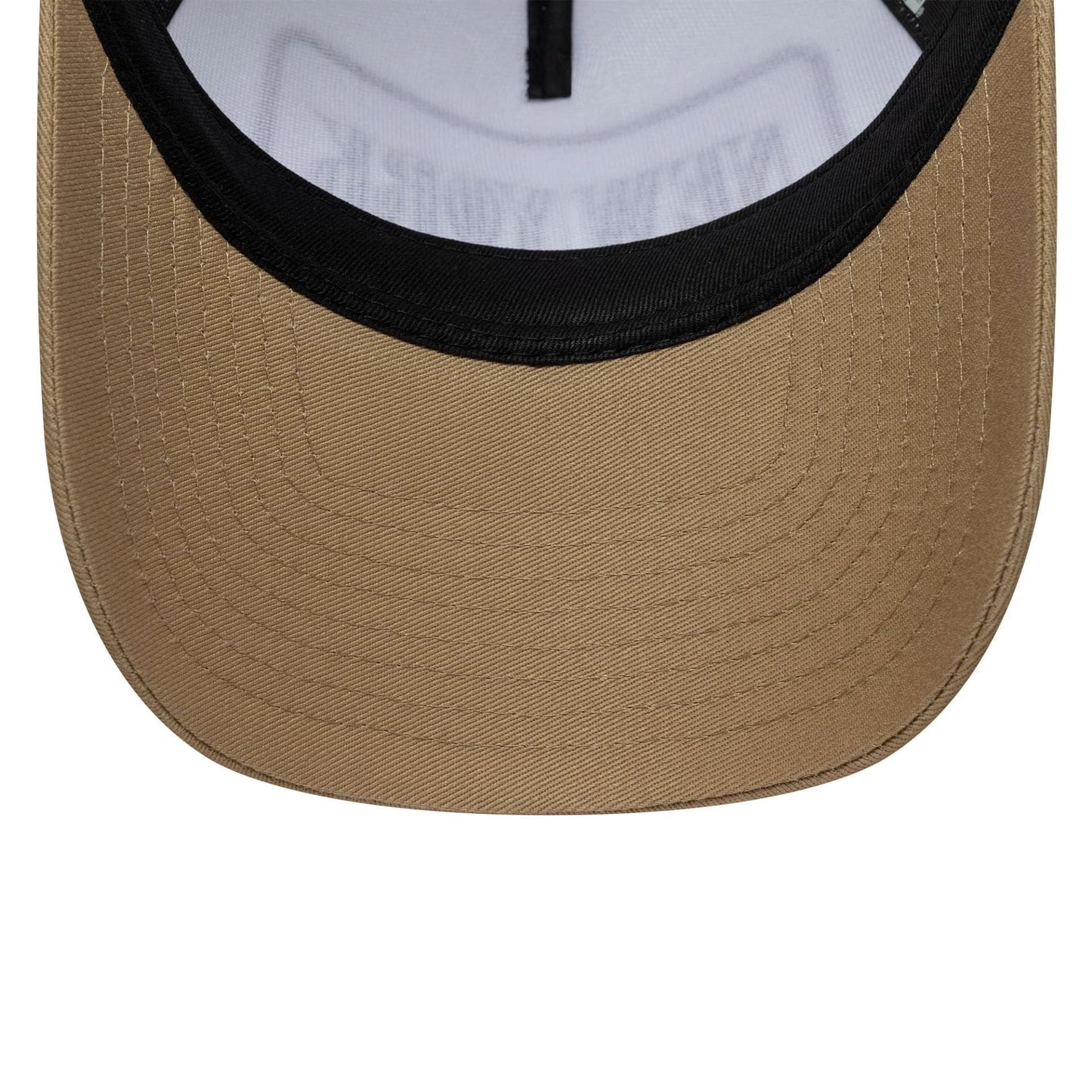 Gorra New Era Location Patch 9FORTY A-Frame Trucker Beige