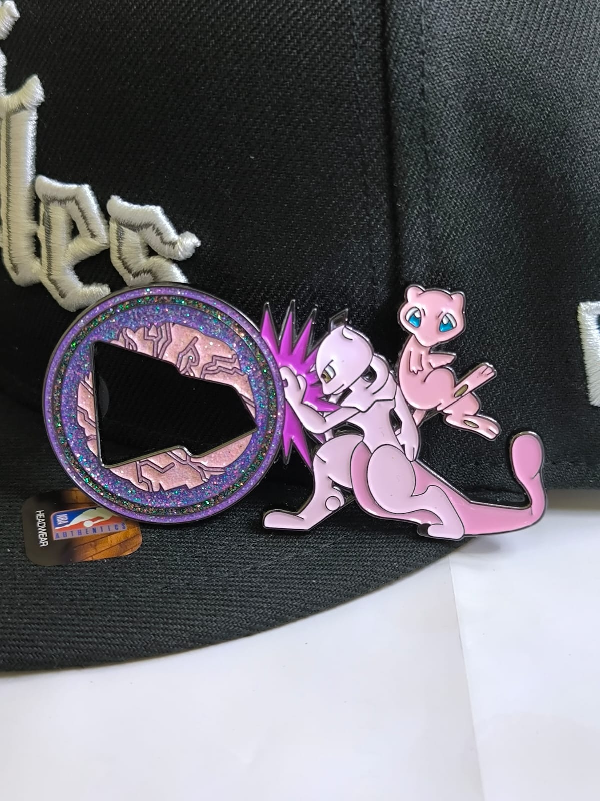 Pin Broche Metálico Mewtwo & Mew Contorno New Era