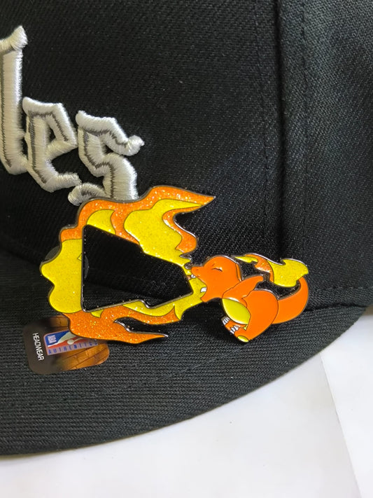 Pin Broche Metálico Charmander Contorno New Era